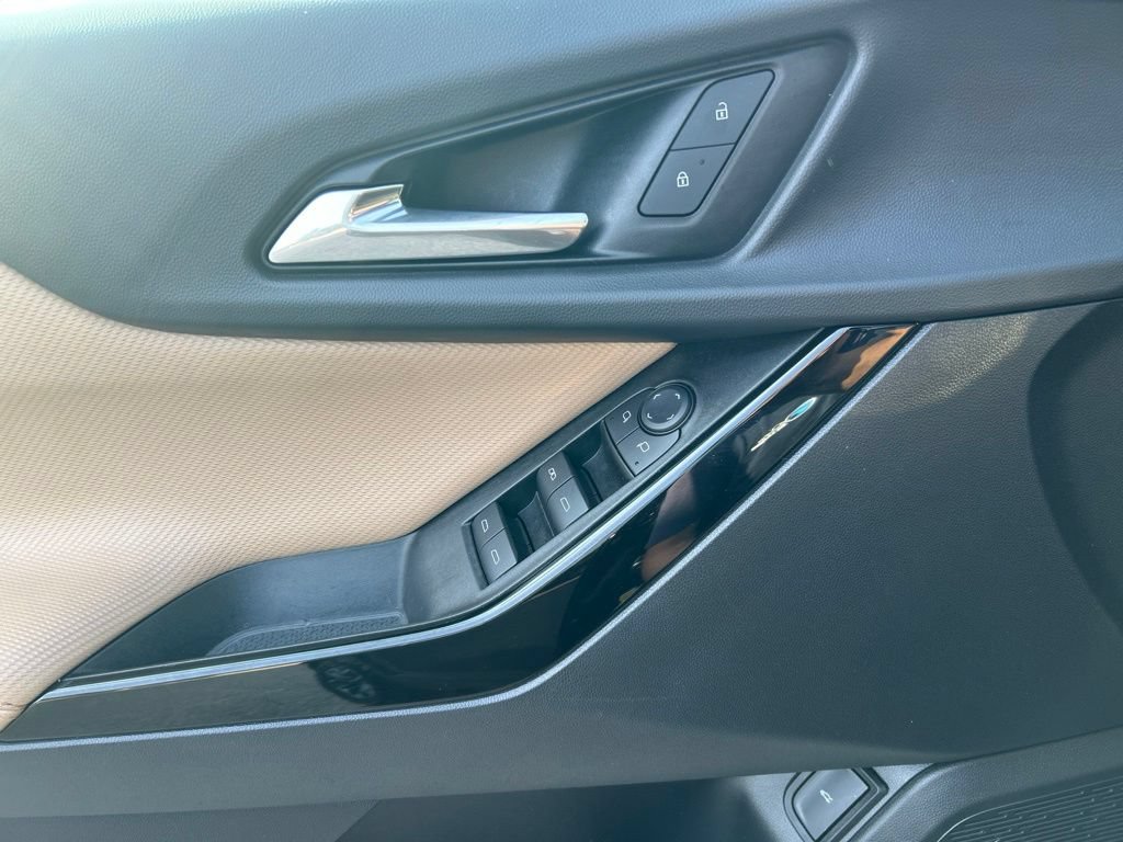 Used 2025 Chevrolet Equinox ACTIV w/ Safety and Technology Package FWD image 15