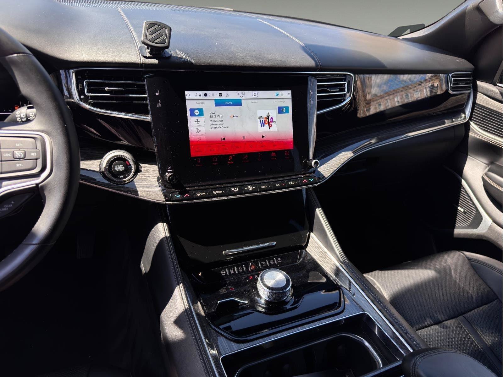 Used 2022 Jeep Wagoneer Series II AWD/4WD image 13