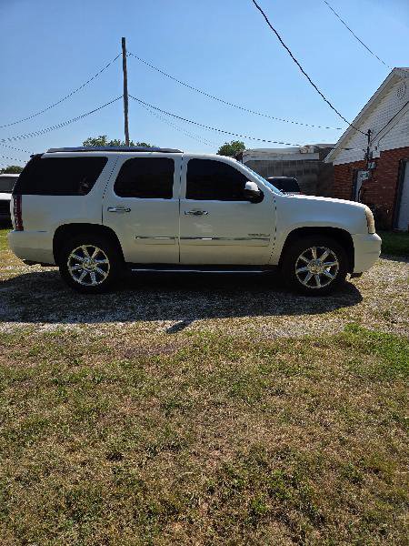 Used 2012 GMC Yukon Denali image 2