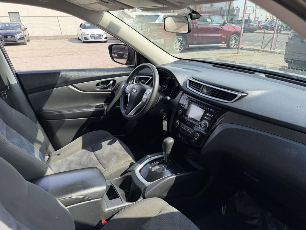 Used 2016 Nissan Rogue S image 10