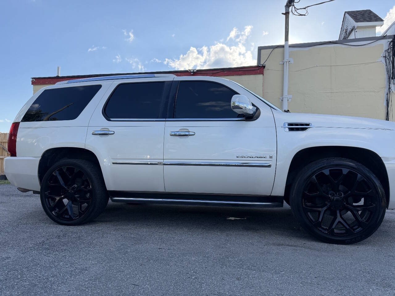 Used 2007 Cadillac Escalade 2WD w/ Information Package image 9