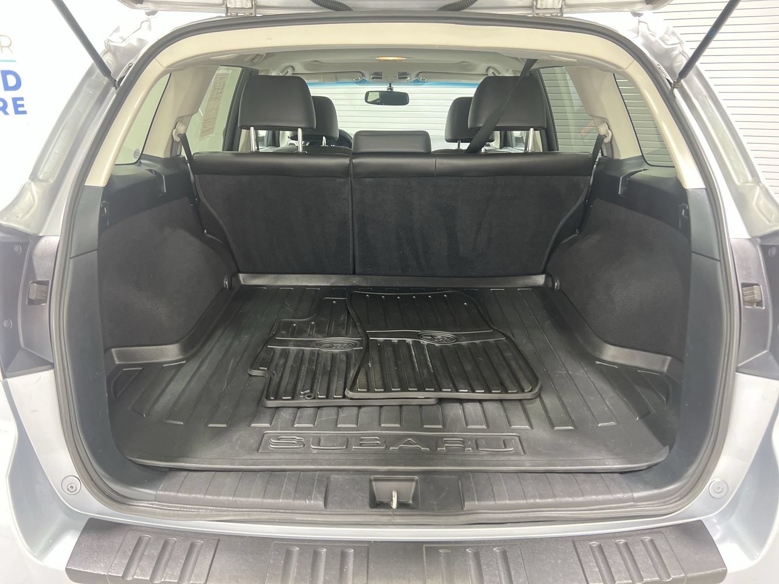 Used 2012 Subaru Outback 3.6R Limited w/ Moonroof Pkg AWD/4WD image 23