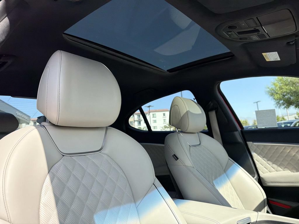 Used 2023 Genesis G70 3.3T w/ Sport Prestige Package RWD image 27
