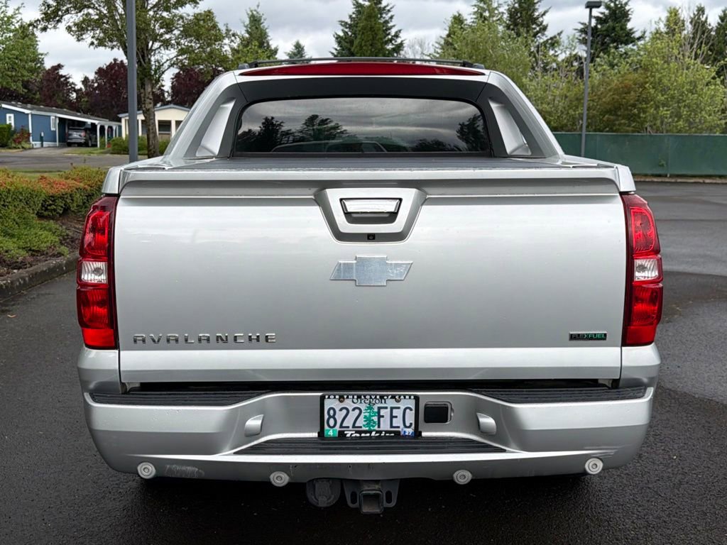 Used 2011 Chevrolet Avalanche LTZ AWD/4WD image 5