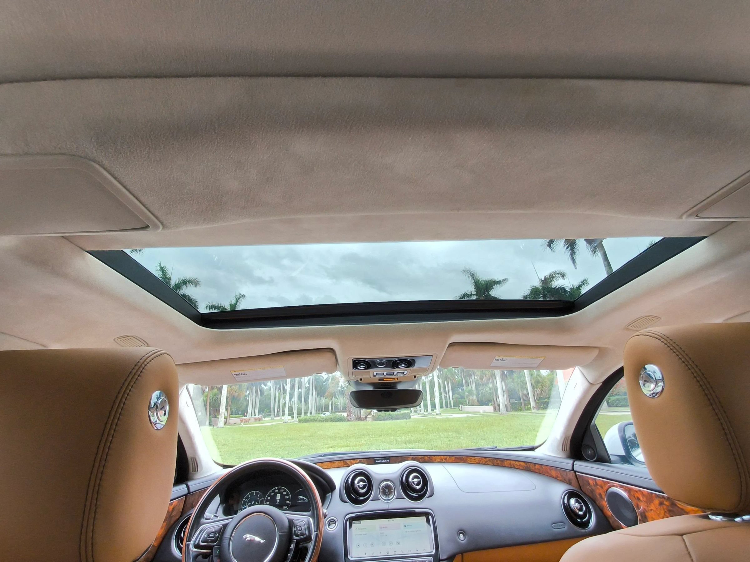 Used 2019 Jaguar XJ L Portfolio RWD image 21