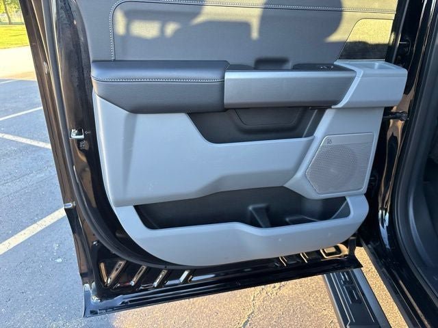 Used 2025 Ford F250 XLT w/ Black Appearance Package AWD/4WD image 21