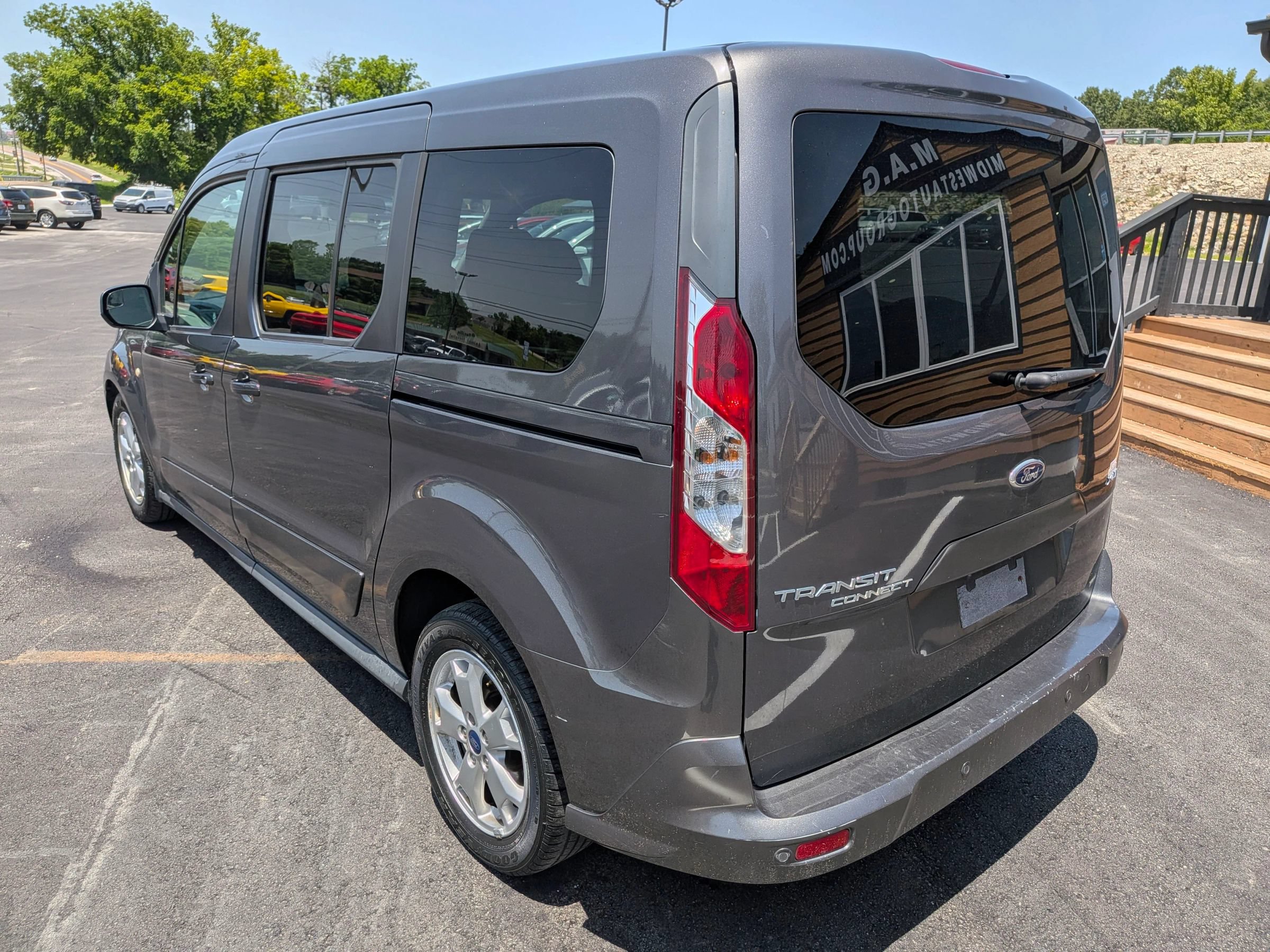 Used 2015 Ford Transit Connect XLT FWD image 4