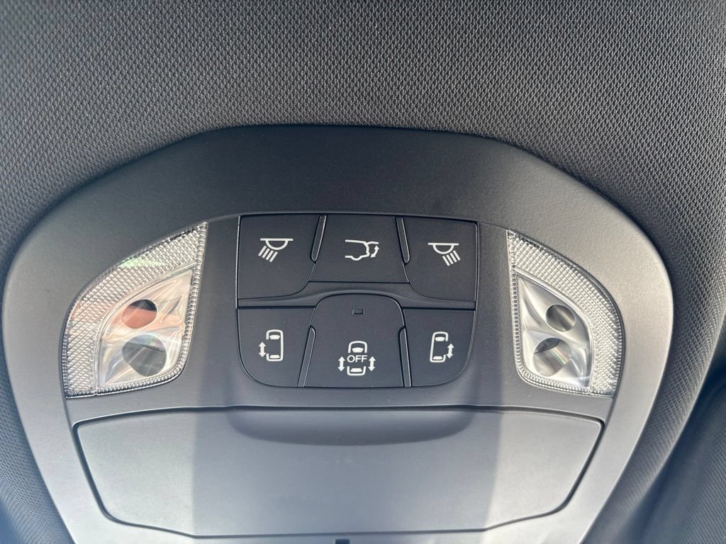 New 2027 Chrysler Pacifica Select FWD image 43