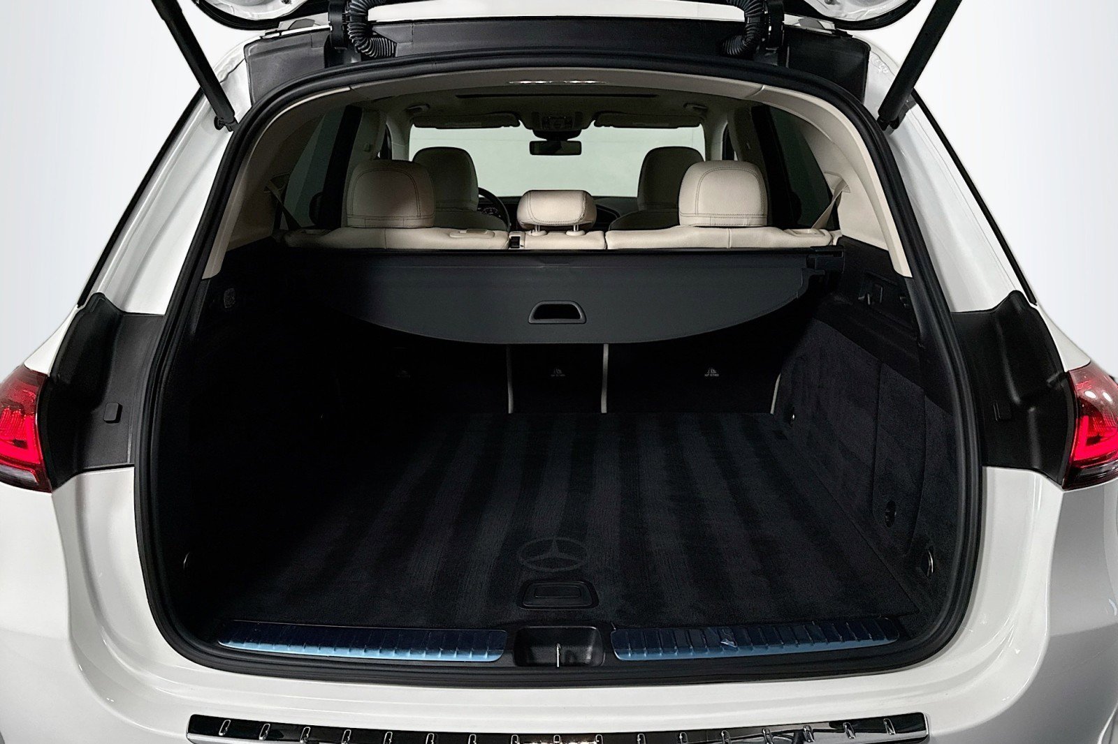 Used 2023 Mercedes-Benz GLE 350 w/ Premium Package image 24