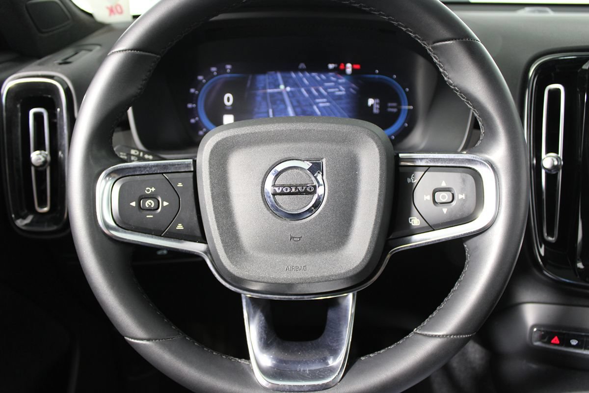 Used 2023 Volvo XC40 Recharge Plus w/ Protection Package Premier AWD/4WD image 12