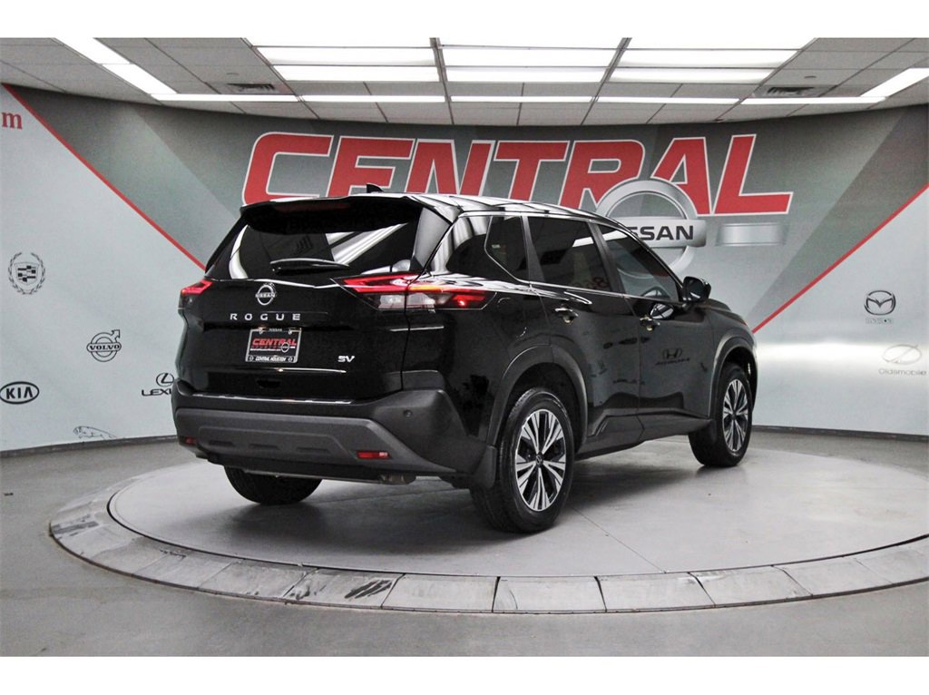 Used 2023 Nissan Rogue SV image 5