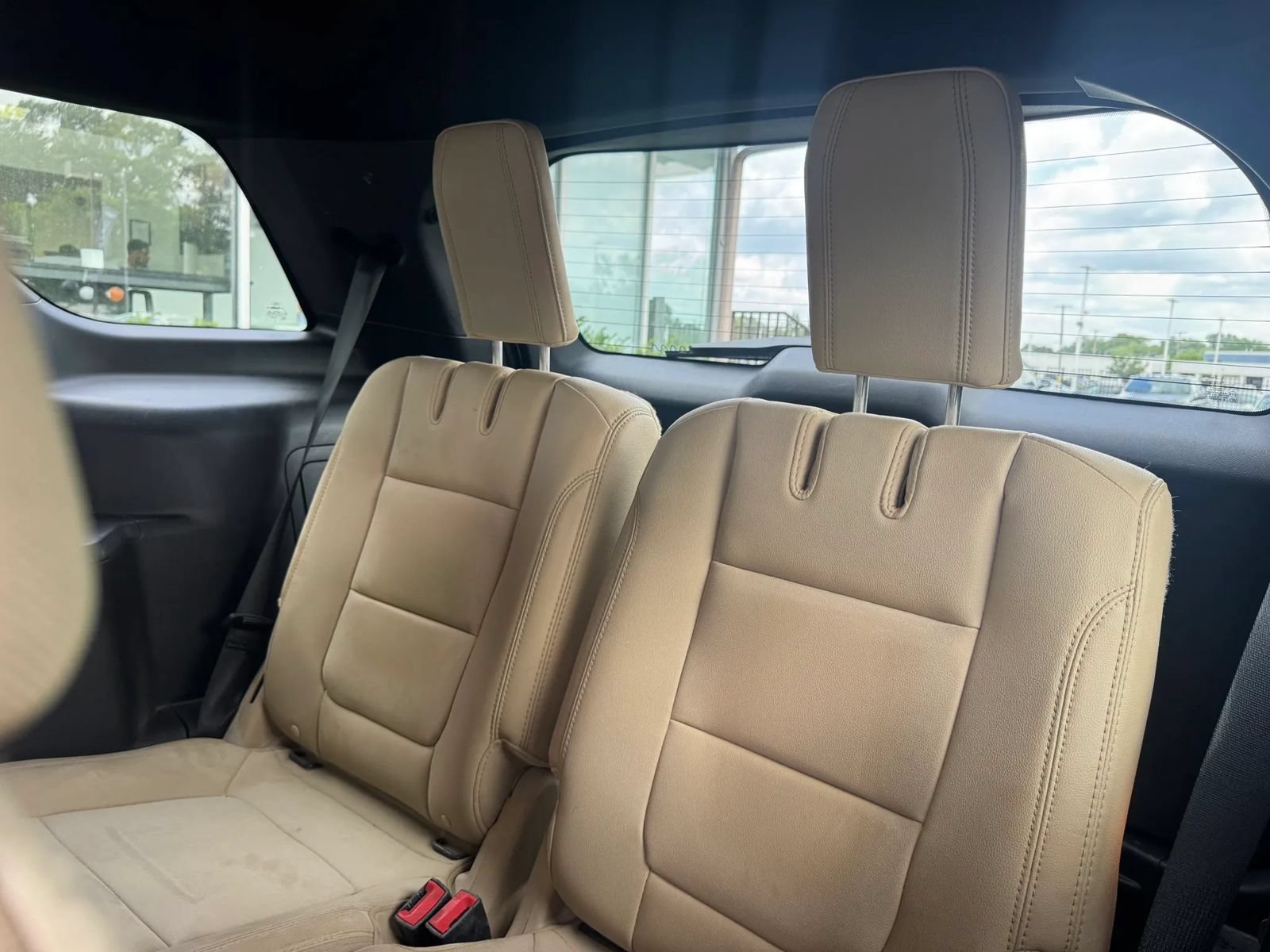Used 2016 Ford Explorer XLT FWD image 9