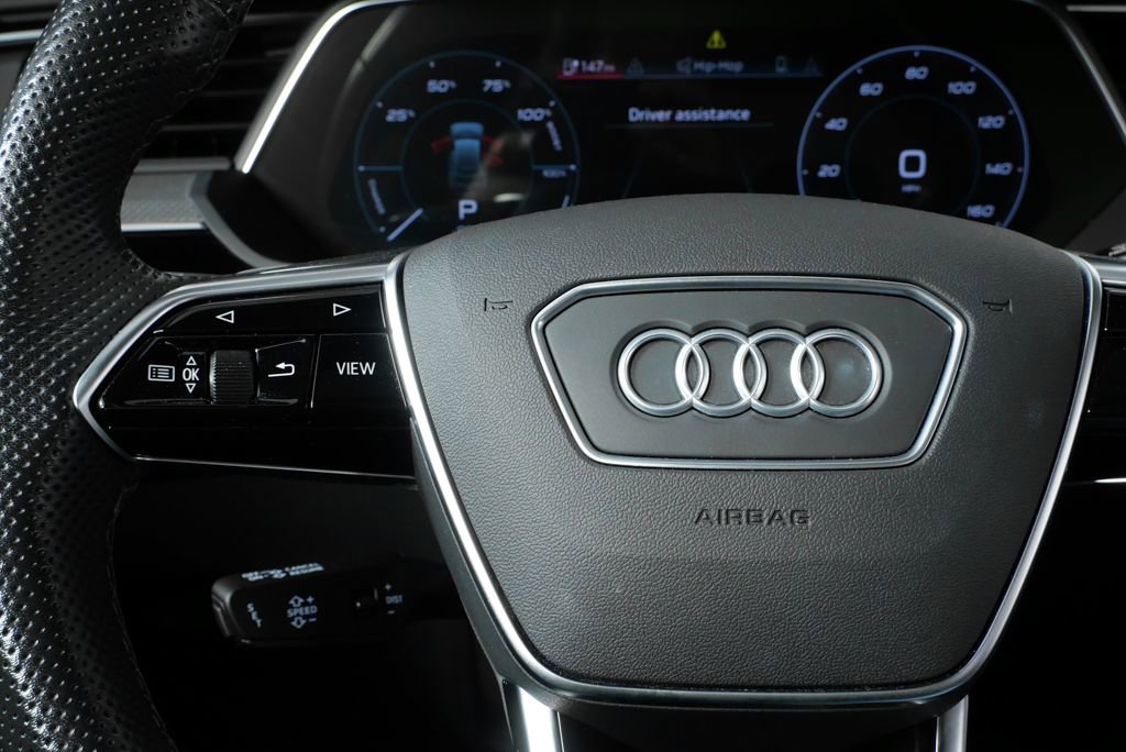 Certified 2022 Audi e-tron S Premium Plus w/ 21" Black Optic Package image 10