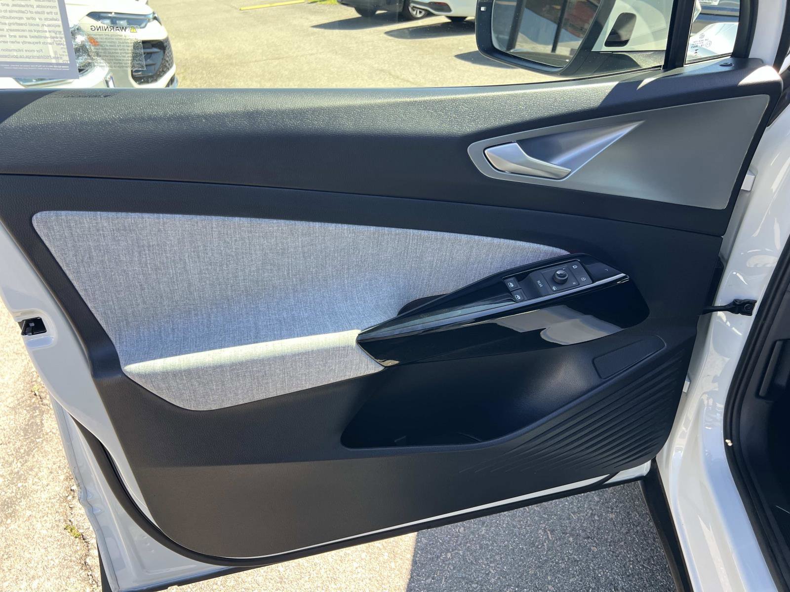 Certified 2023 Volkswagen ID.4 Pro image 6