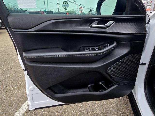 Certified 2025 Jeep Grand Cherokee Laredo X image 20