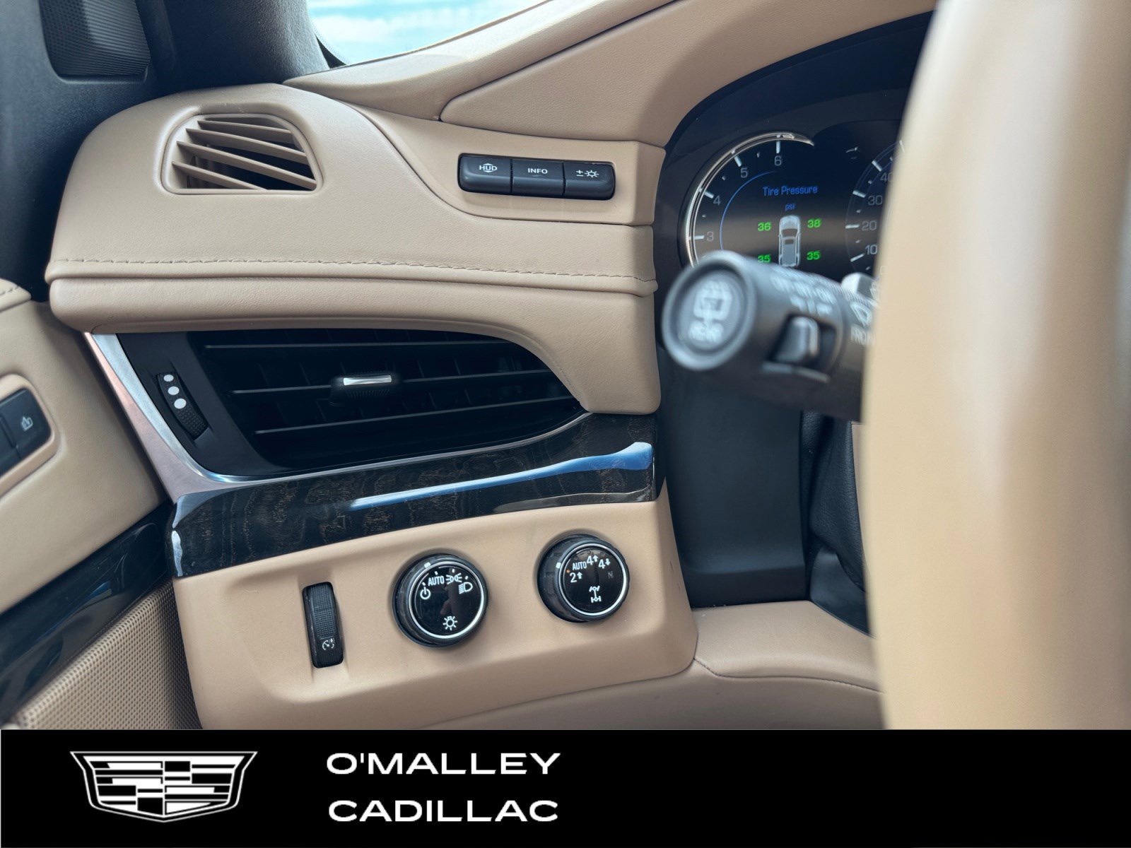 Used 2020 Cadillac Escalade Platinum AWD/4WD image 18