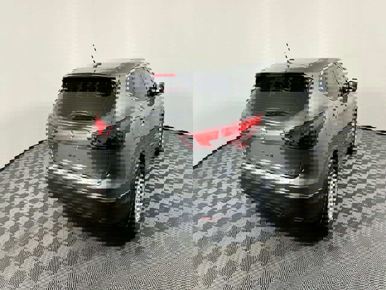 Used 2019 Nissan Rogue Sport S w/ Appearance Package image 3