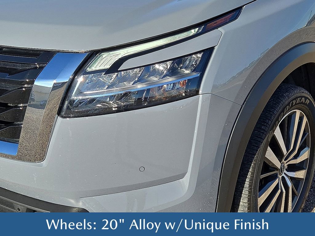 Used 2022 Nissan Pathfinder Platinum w/ Cargo Package image 10