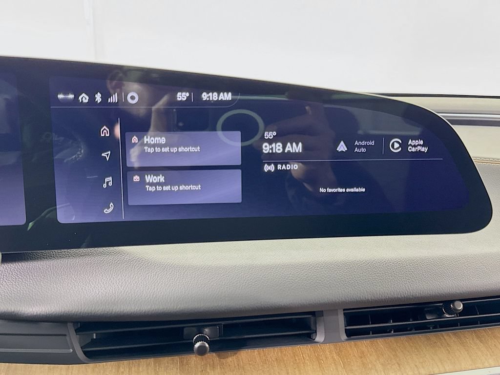 Used 2024 Lucid Air Pure RWD image 18