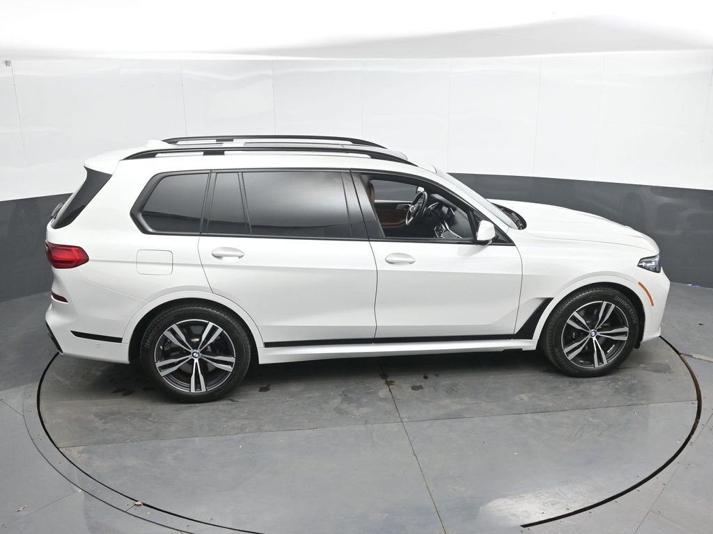 Used 2022 BMW X7 M50i image 39