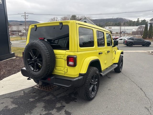 Used 2022 Jeep Wrangler Unlimited Sahara AWD/4WD image 17