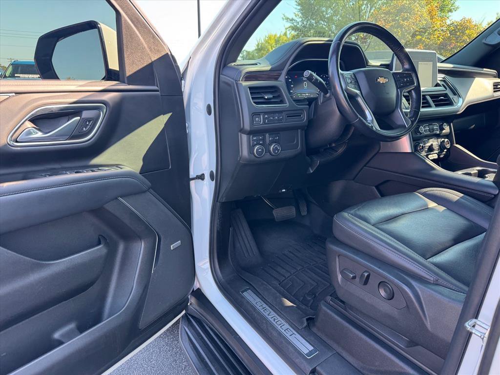 Used 2022 Chevrolet Suburban LT AWD/4WD image 15