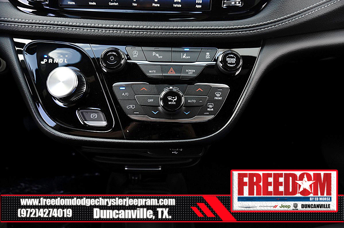 New 2027 Chrysler Pacifica Select w/ Family Tech Group FWD image 23