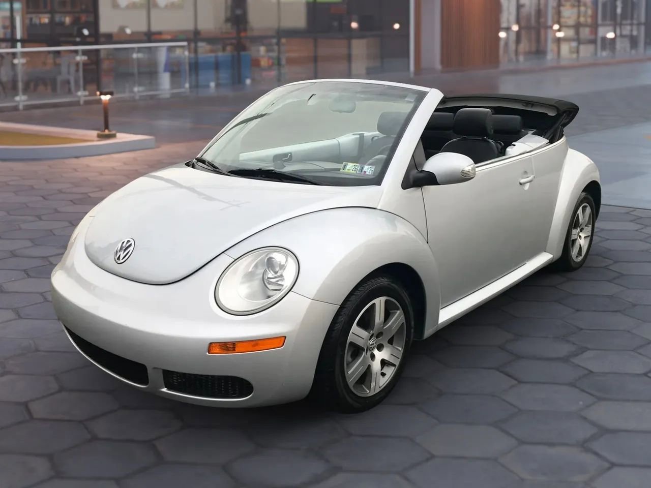 Used 2006 Volkswagen Beetle Convertible w/ Package 1 image 6