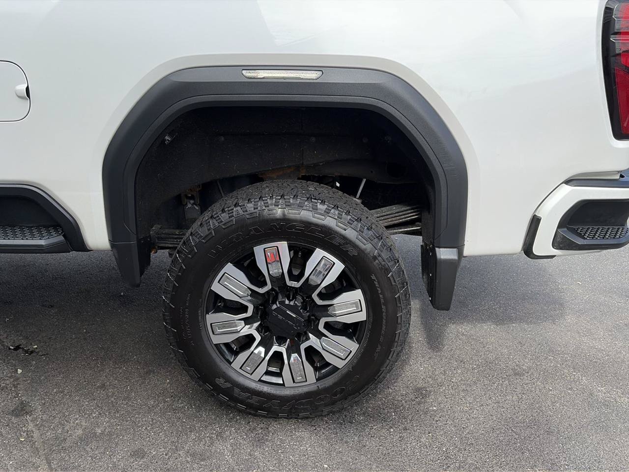 Used 2024 GMC Sierra 2500 Denali Ultimate AWD/4WD image 19