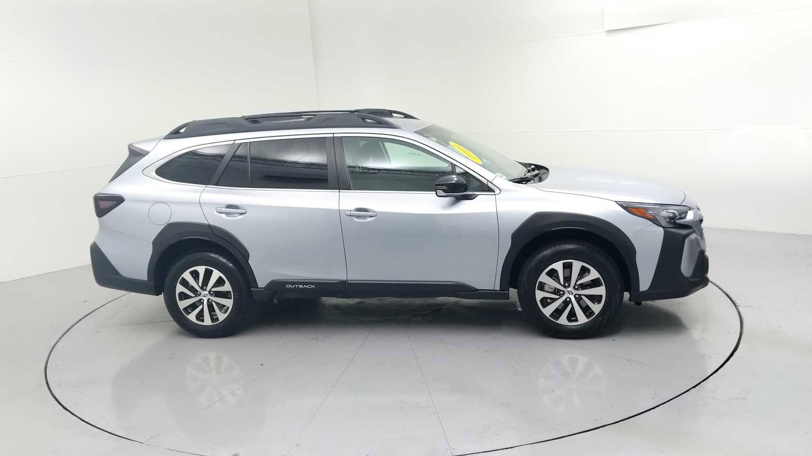 Certified 2025 Subaru Outback Premium AWD/4WD image 12