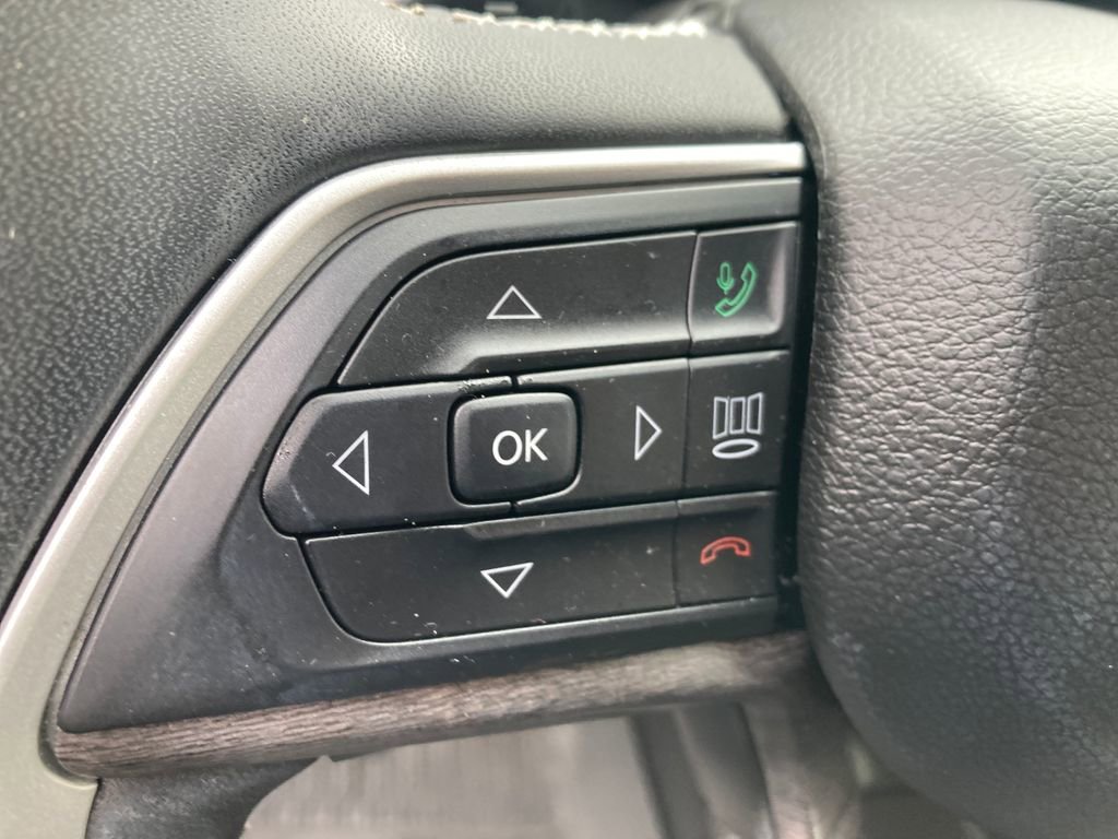 Used 2023 Jeep Grand Cherokee Limited w/ Luxury Tech Group II image 36