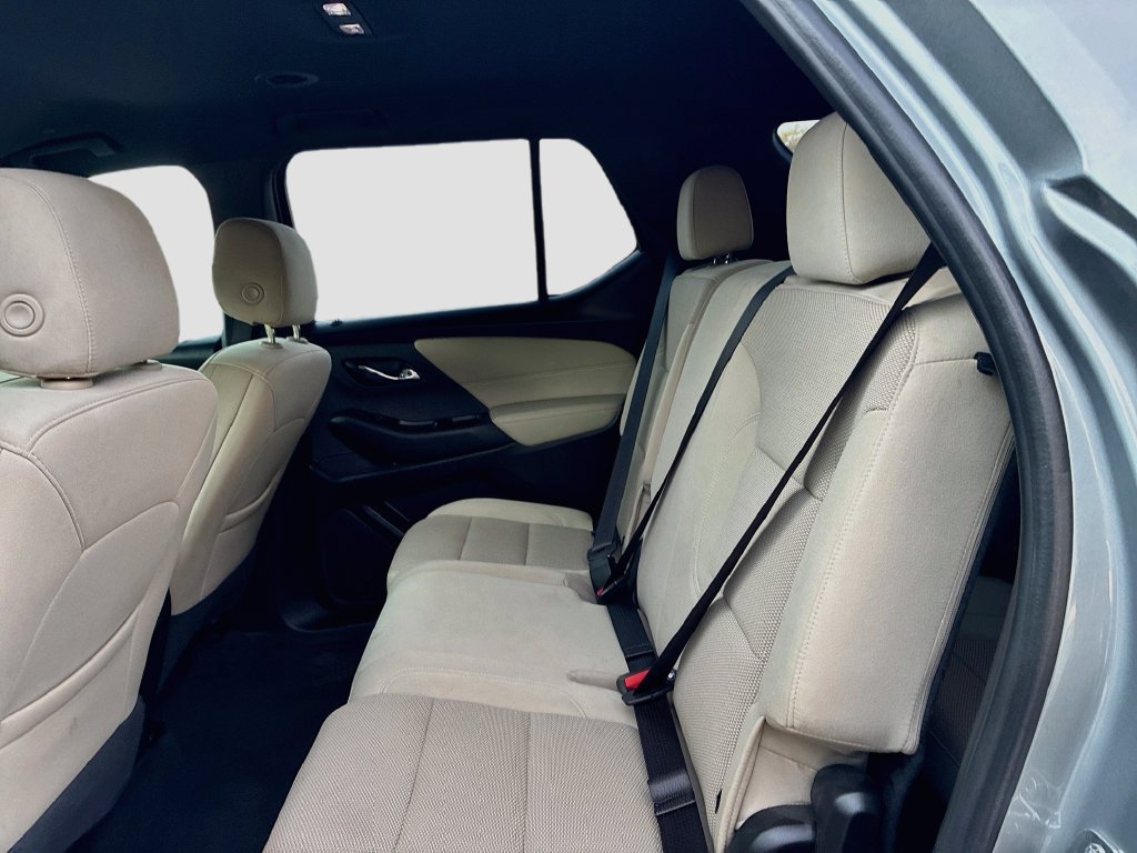 Used 2023 Chevrolet Traverse LS FWD image 22
