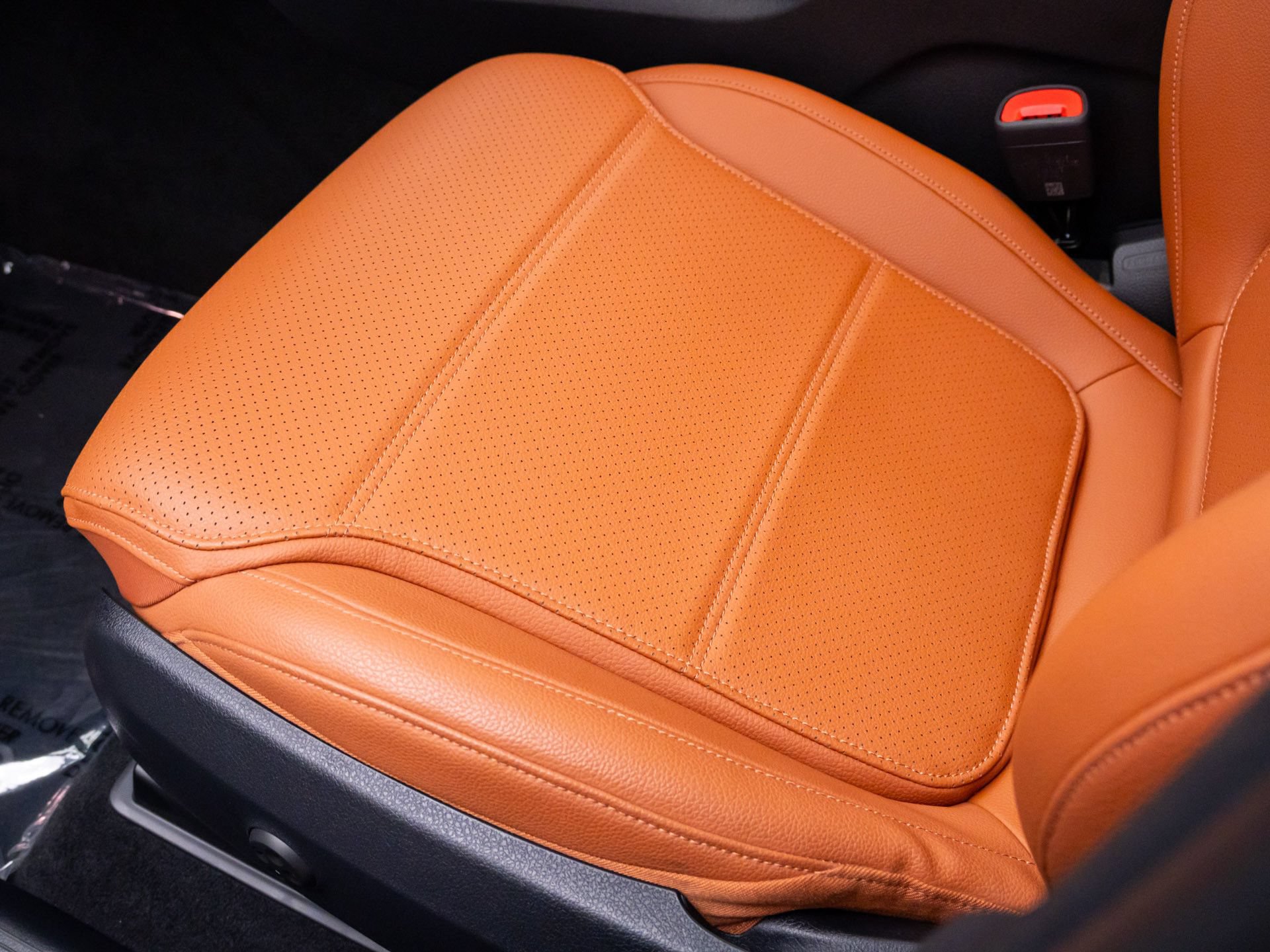 Certified 2025 Mercedes-Benz GLC 300 4MATIC image 17
