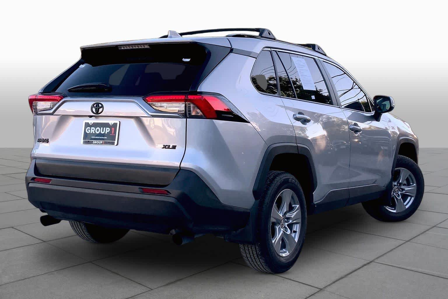 Used 2025 Toyota RAV4 XLE FWD image 13