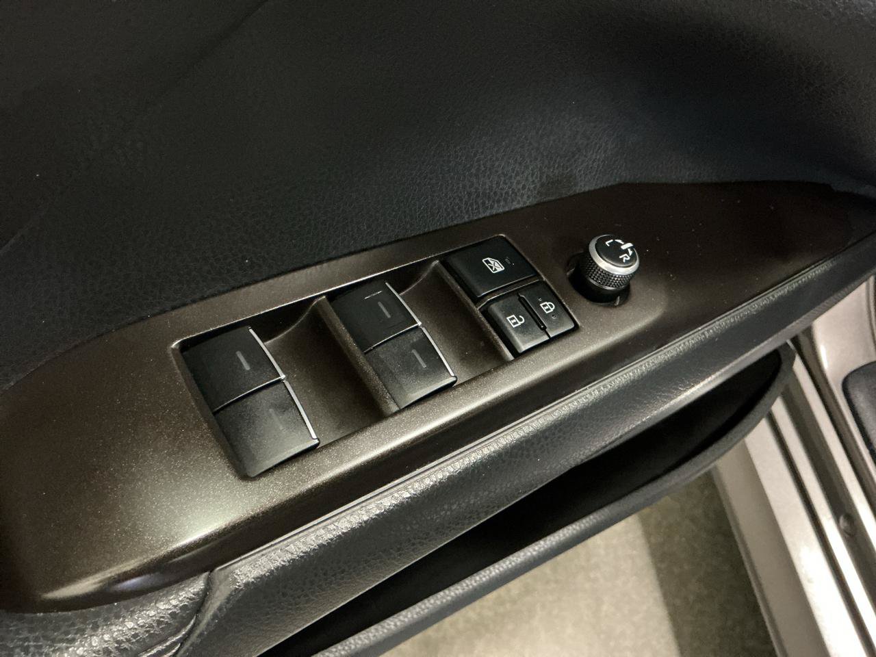 Used 2021 Toyota Camry XLE FWD image 15