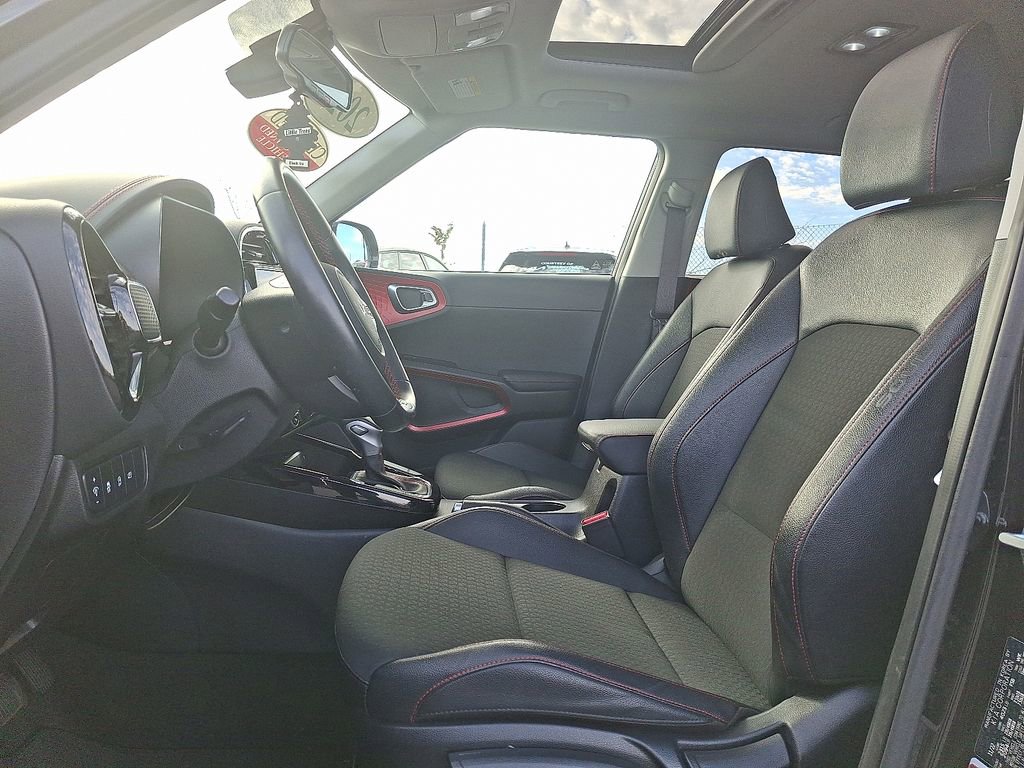 Certified 2023 Kia Soul GT-Line image 14