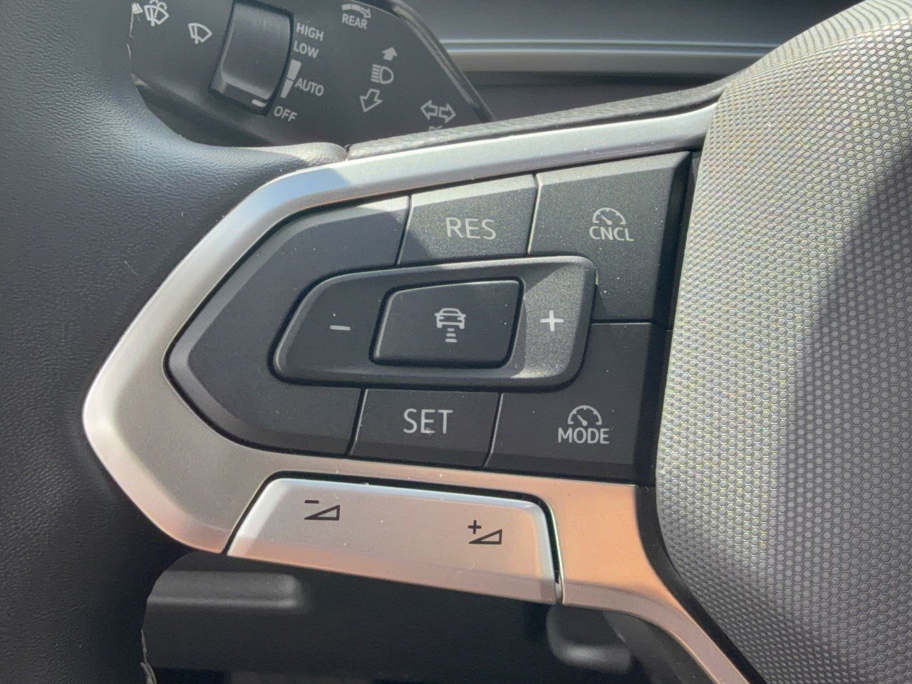 Used 2026 Volkswagen Tiguan SE FWD image 18