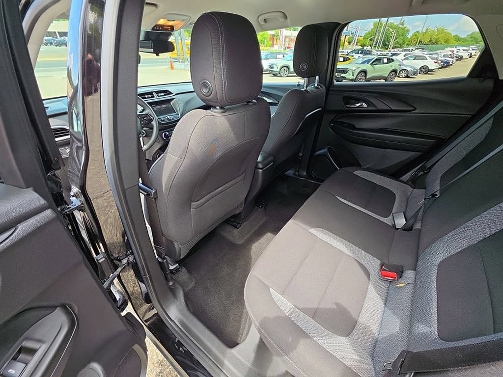 Used 2023 Chevrolet TrailBlazer LT FWD image 22