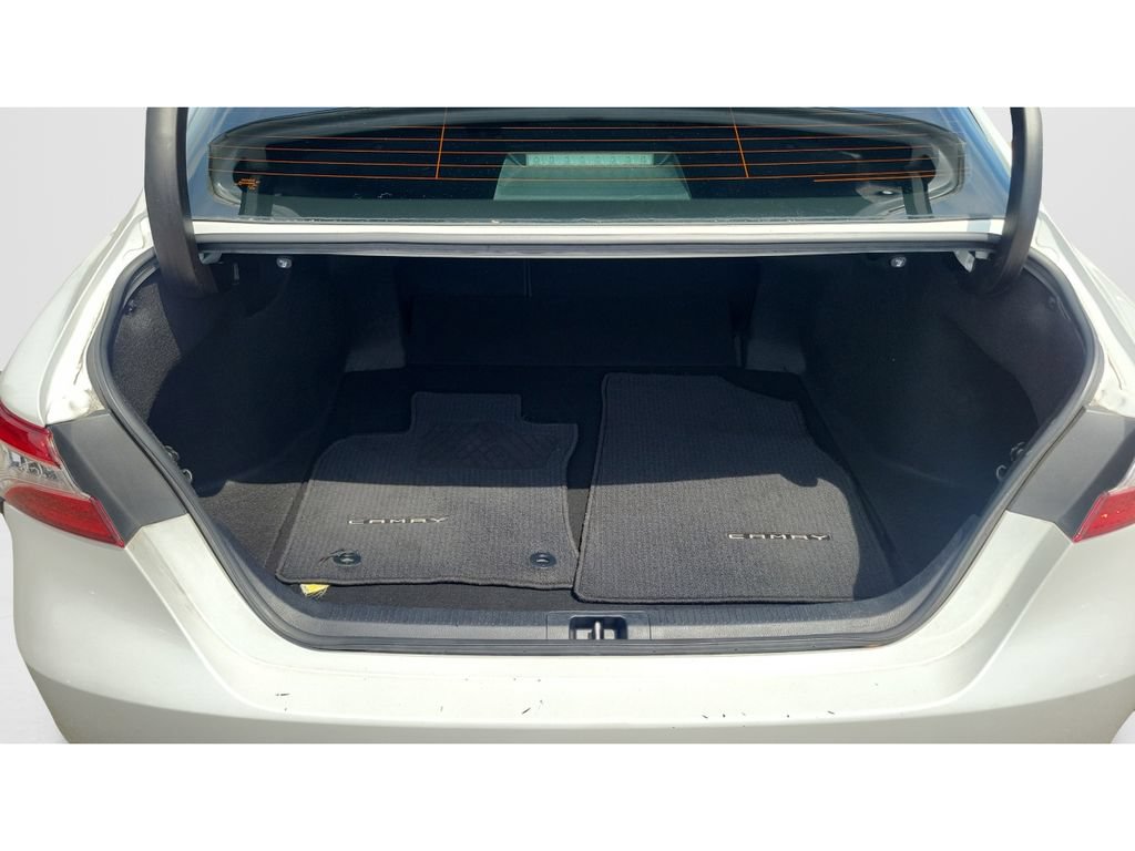 Used 2020 Toyota Camry XSE FWD image 9