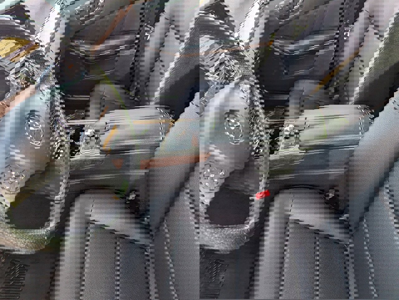 Used 2011 Mercedes-Benz E 350 Sedan image 18