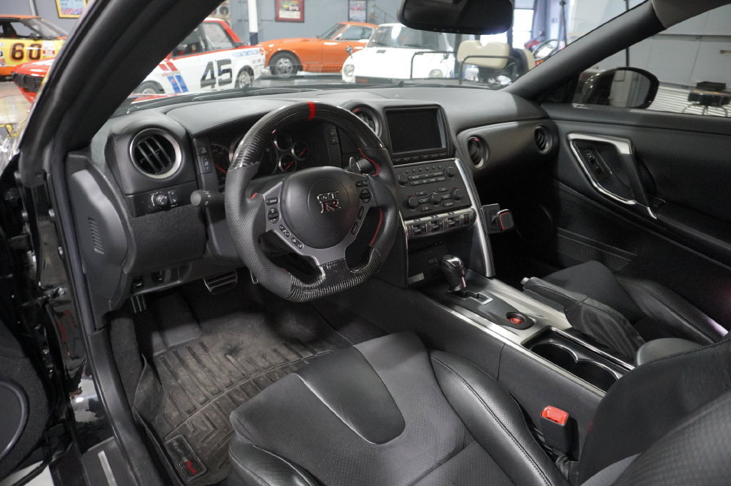 Used 2009 Nissan GT-R Premium AWD/4WD image 24