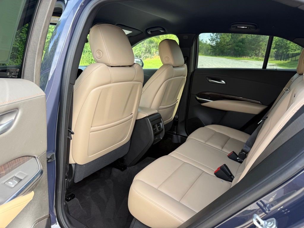 Certified 2025 Cadillac XT4 Premium Luxury FWD image 27