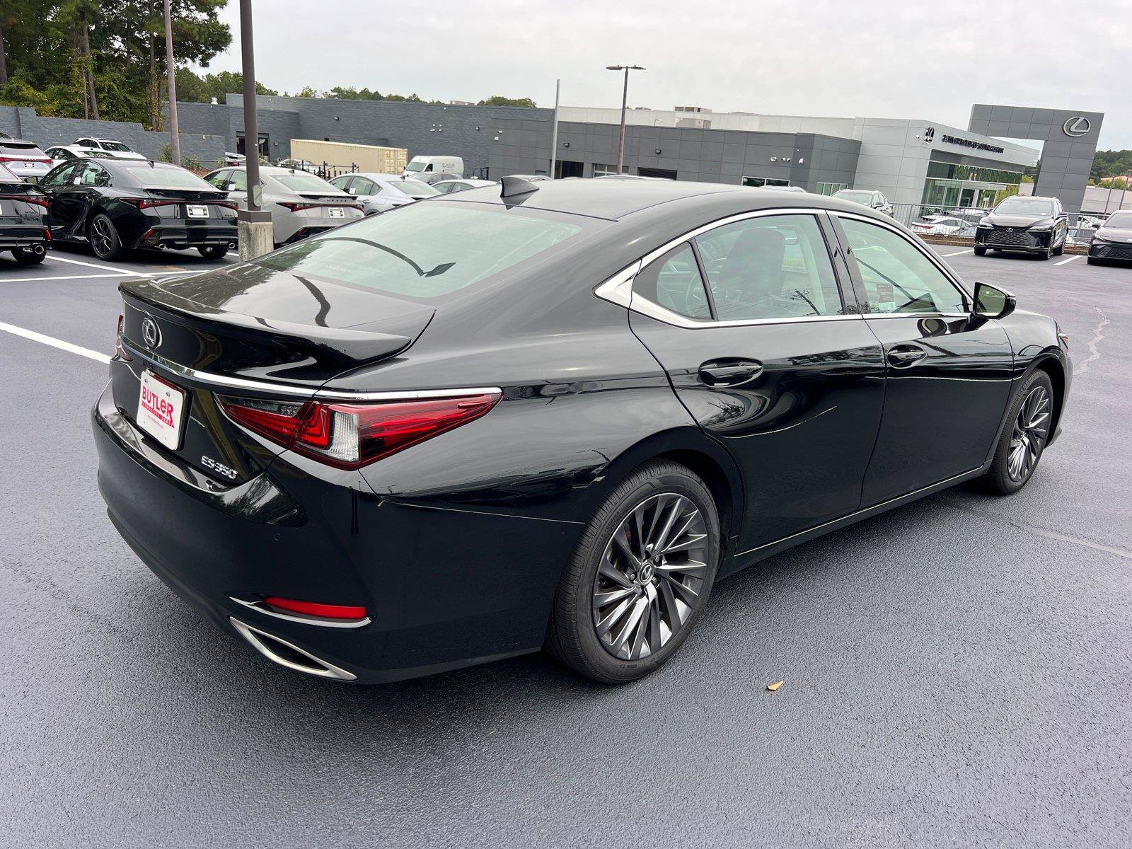 Certified 2024 Lexus ES 350 w/ Technology Package FWD image 5