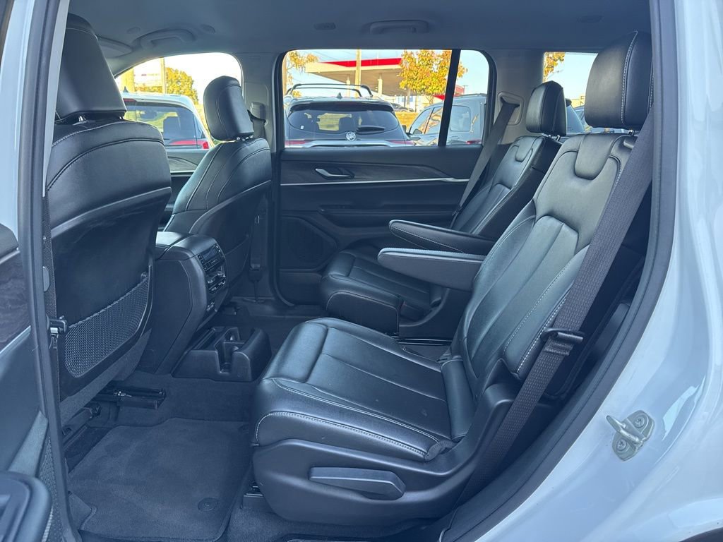 Used 2023 Jeep Grand Cherokee L Limited image 25