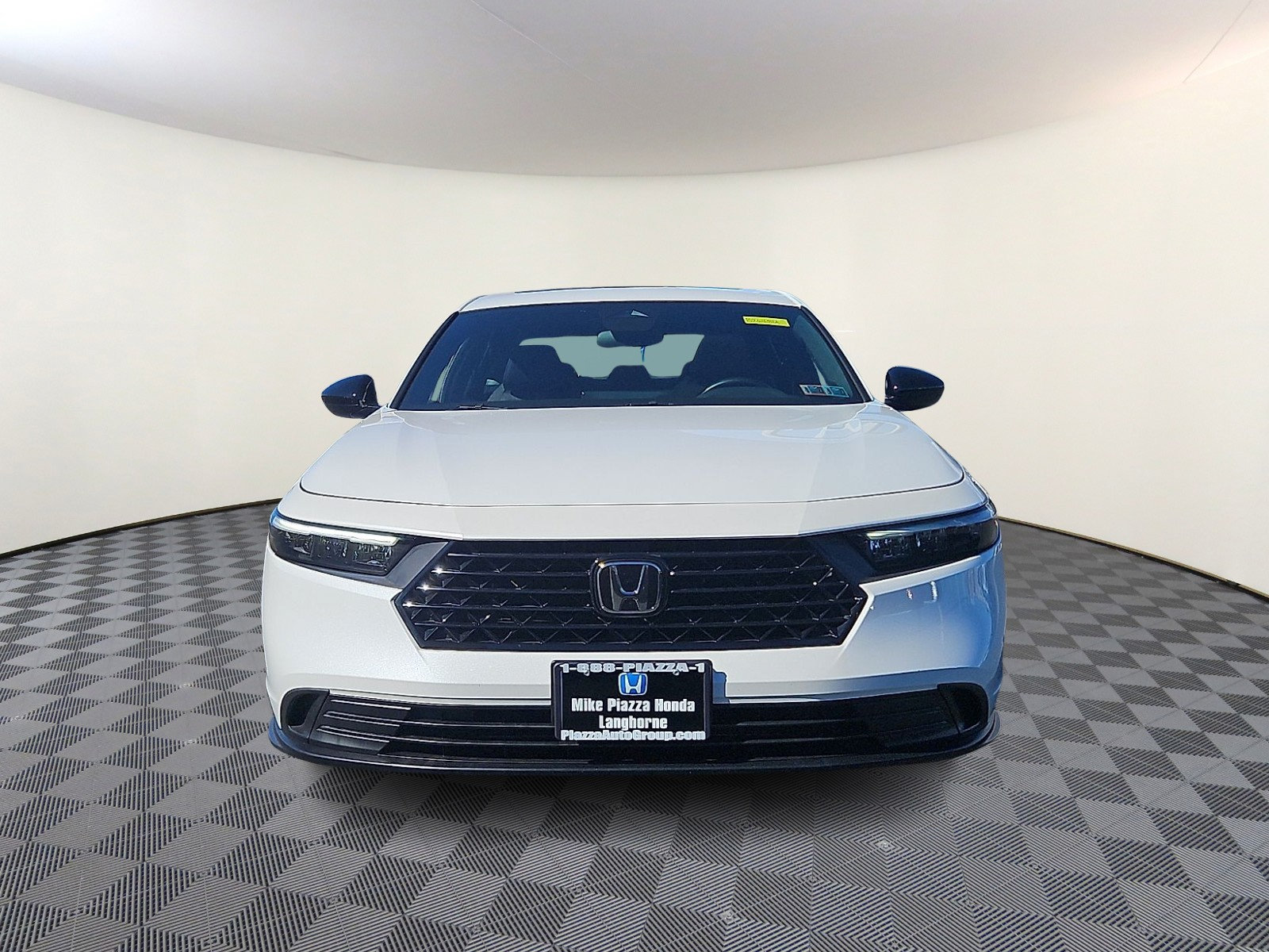 Used 2023 Honda Accord Sport image 2