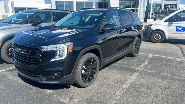 Used 2023 GMC Terrain SLT w/ Infotainment Package II