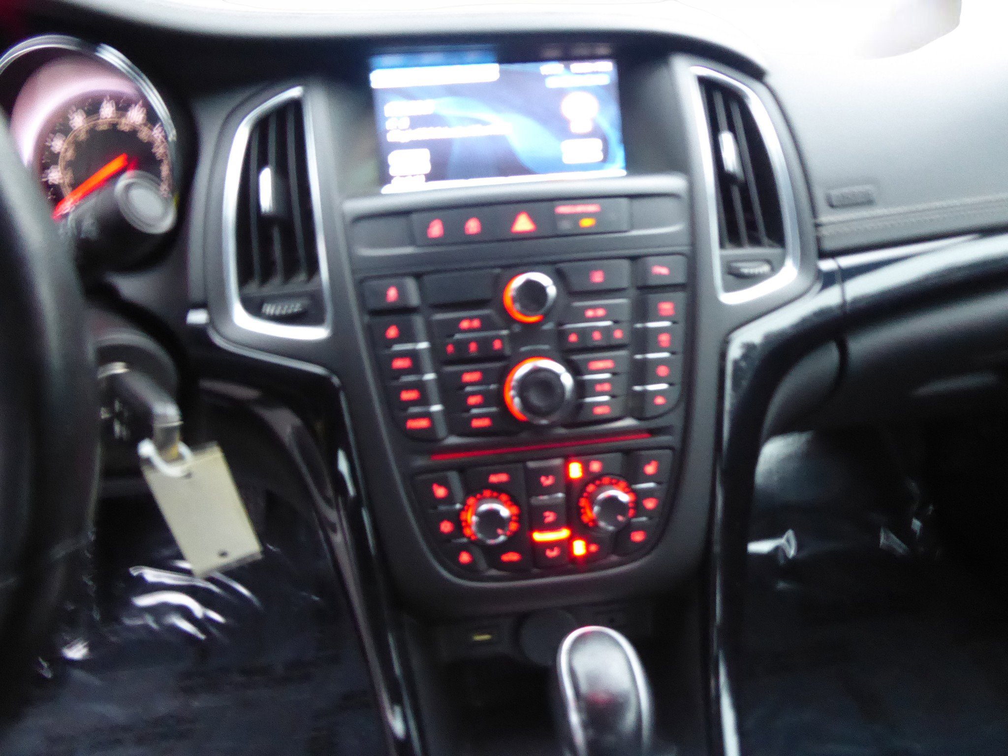 Used 2019 Buick Cascada Premium image 19