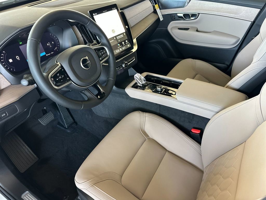New 2026 Volvo XC90 B6 Plus w/ Protection Package Premier image 9