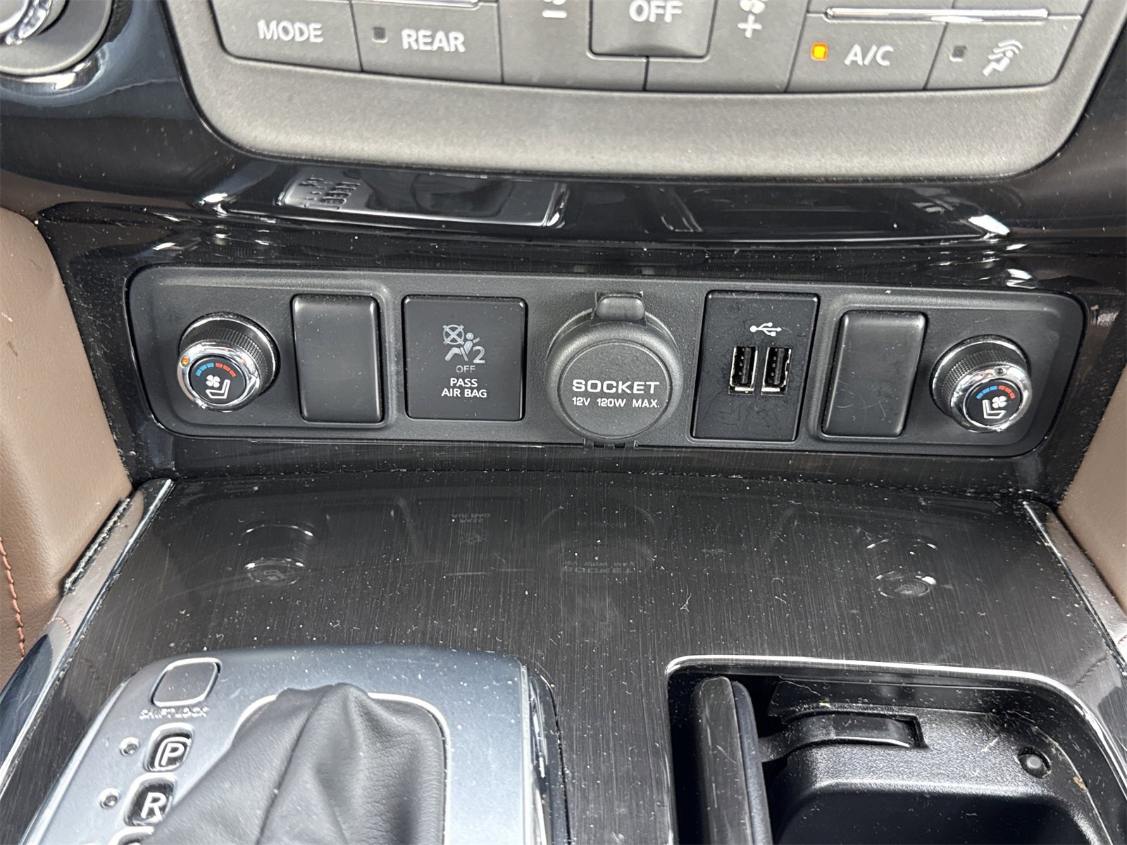 Used 2020 Nissan Armada Platinum w/ Platinum Reserve Package image 31