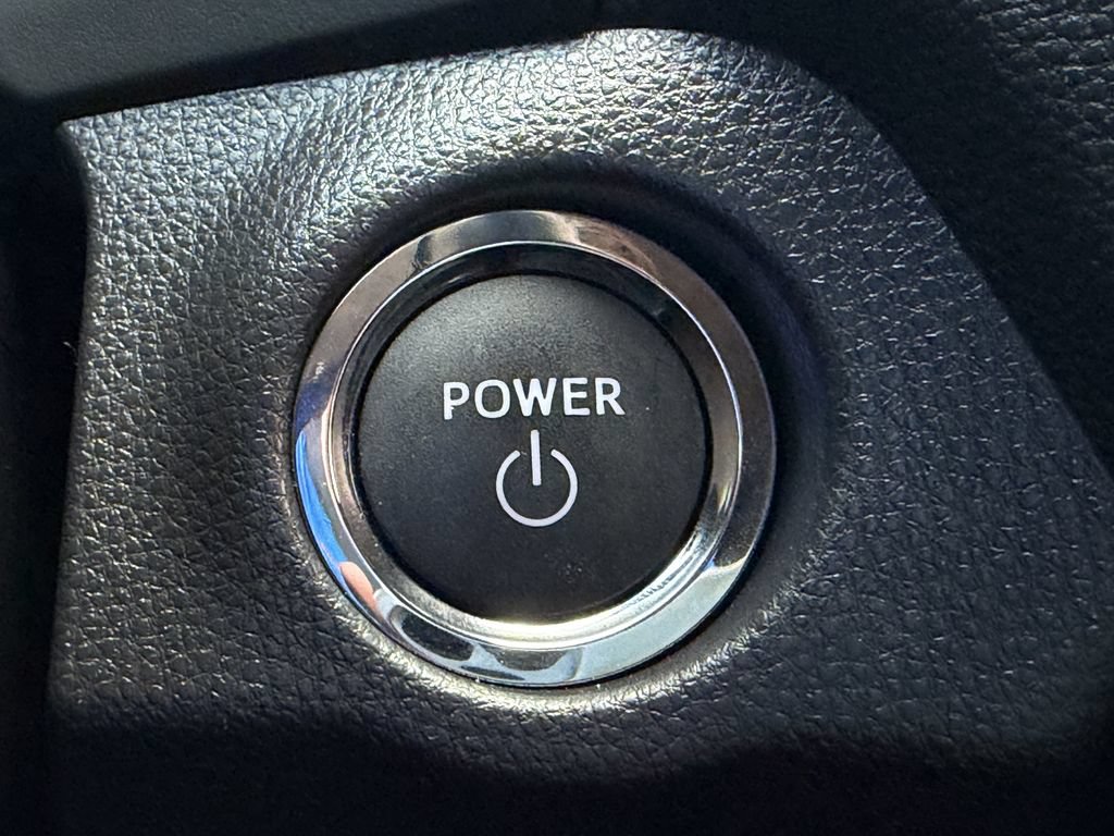Used 2025 Toyota RAV4 SE AWD/4WD image 21